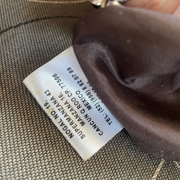 Small Boho Chic Wood Handle Puka Shell Handbag - Picture 7 of 10